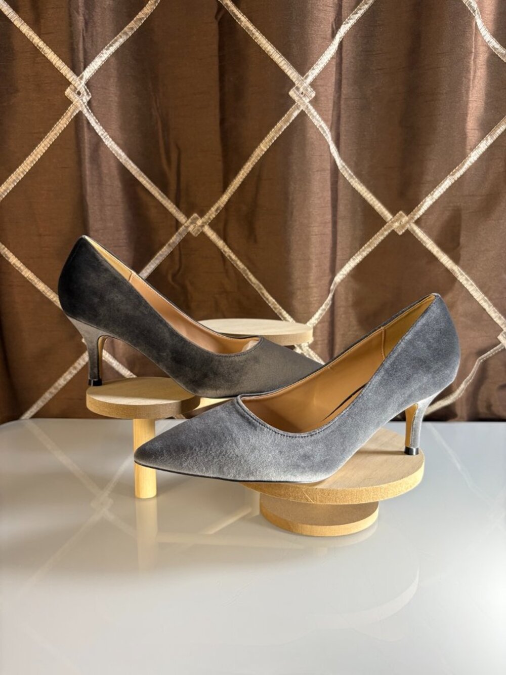 NEWBELLA Gray Faux Suede Pointed Toe Kitten Heel Pumps Size 8.5